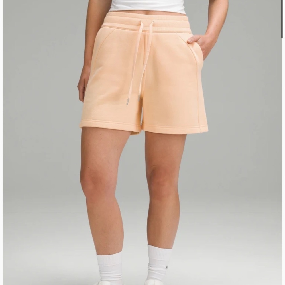 Lululemon Peach Scuba High Rise 5” NWT Shorts